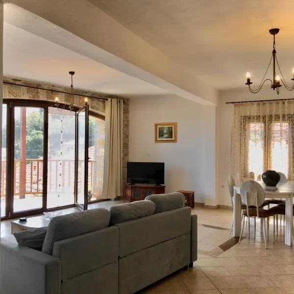 Venetia's Stone House，位于Potamia的酒店