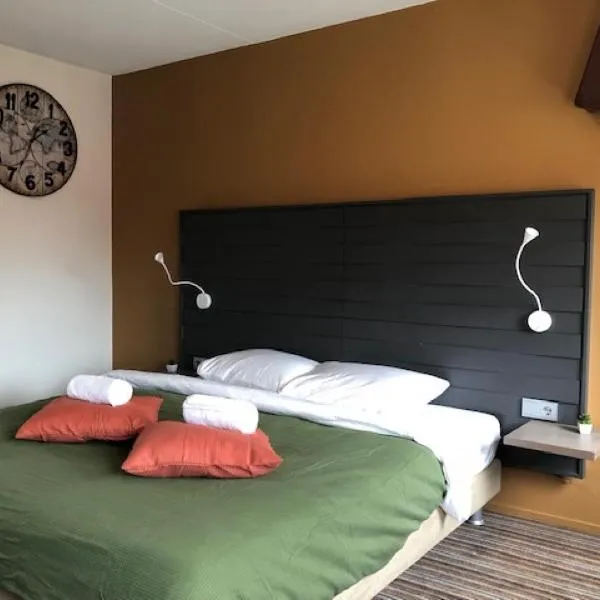 Hotel The Happy Traveler，位于格罗宁根的酒店