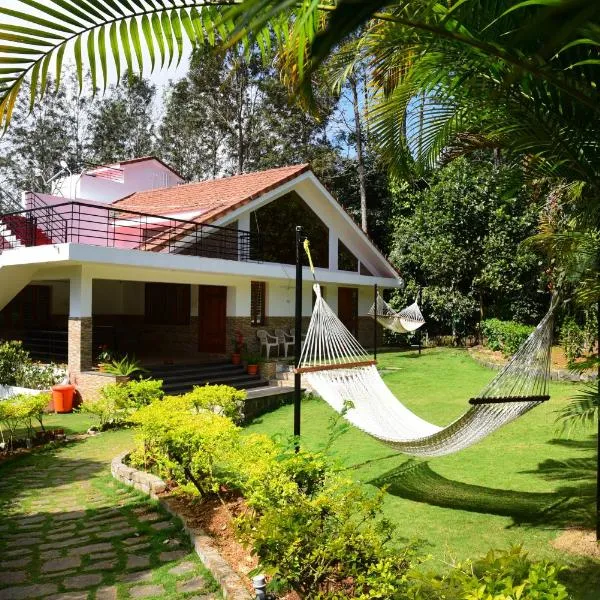 WOW Bison Woods Organic Veg Resort - Yercaud，位于Mallāpuram的酒店