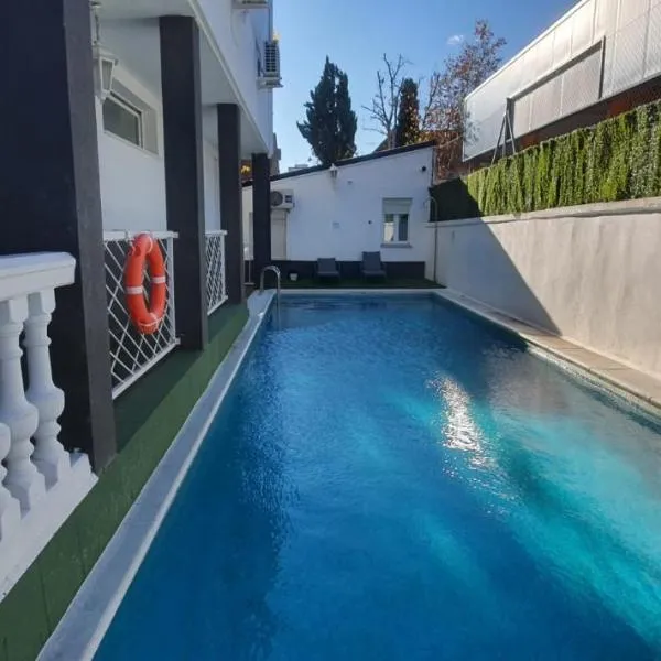 Hostal Escala Suites，位于马德里的酒店