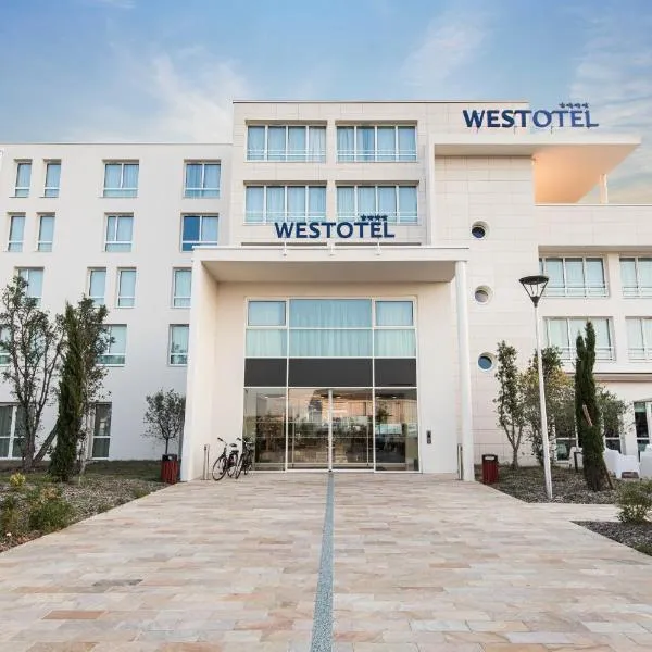 Westotel Tours Val de Loire，位于武夫赖的酒店