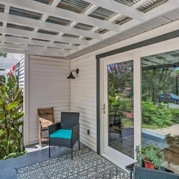 Mountain View Home Steps to Amphitheater Park，位于芒廷维尤的酒店