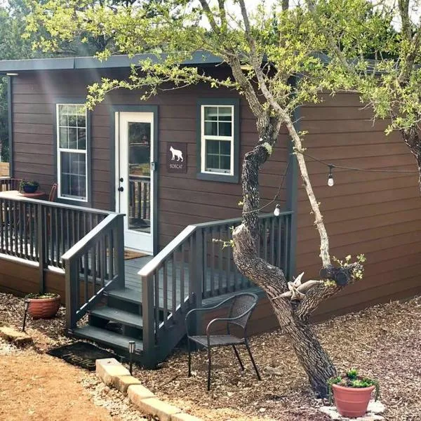 The Bobcat Cabin - The Cabins at Rim Rock，位于奥斯汀的酒店