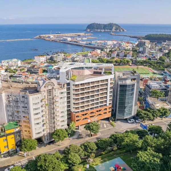 Hotel bridge Seogwipo，位于西归浦市的酒店