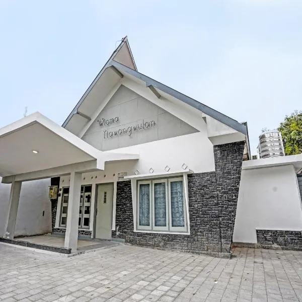 SUPER OYO 91618 Hotel Nawangwulan，位于勿里达的酒店