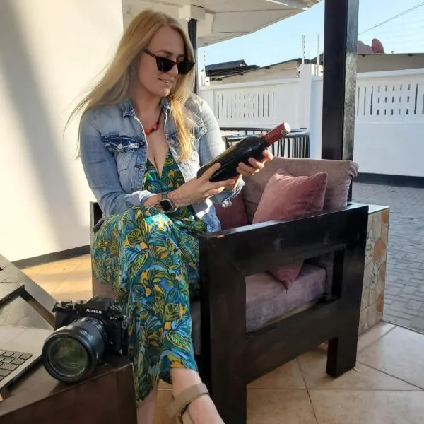 Mkamiti Villa - Airport Hotel with Free Shuttle，位于达累斯萨拉姆的酒店