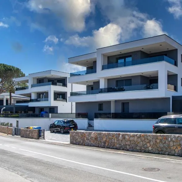 Apartments Elle Luxury Vantačići，位于马林斯卡的酒店