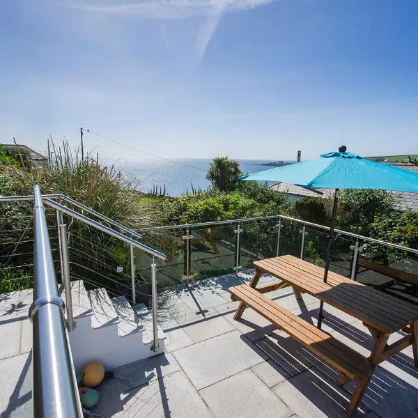 Coastguard Cottage Cornwall - Sea & Harbour Views，位于梅瓦吉西的酒店