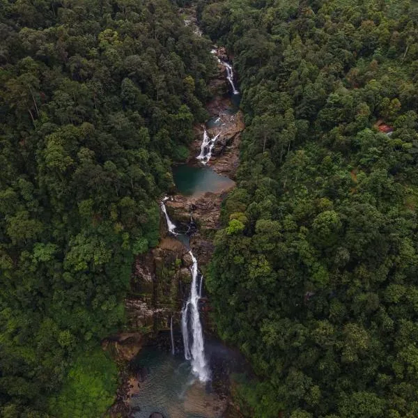 Arsulana Eco Lodge & Spa，位于Deraniyagala的酒店