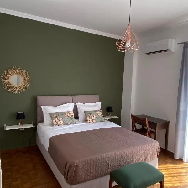 Athens Sunnyside condo，位于雅典的酒店