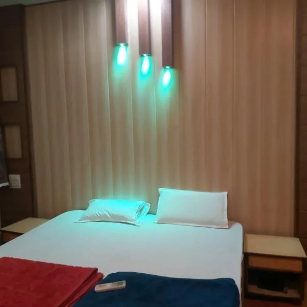 Hotel Vilas, Prayagraj，位于Prayagraj的酒店