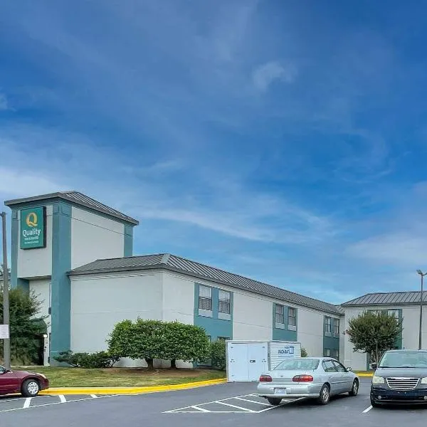 Quality Inn & Suites Clemmons I-40，位于Bermuda Run的酒店