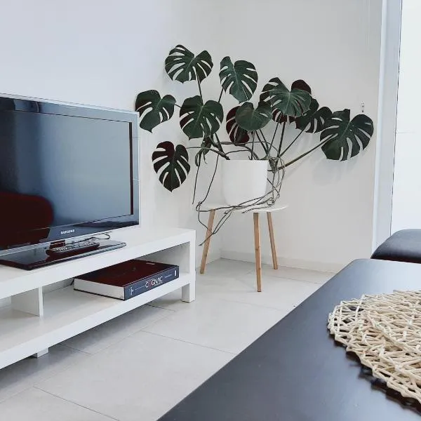 Green Bee Apartment，位于勒什的酒店