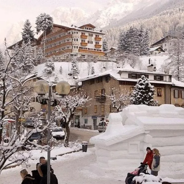 坎缇娜希翁玫瑰园酒店，位于莫埃纳的酒店