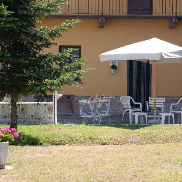 吉亚罗洛住宿加早餐旅馆，位于Biandrate的酒店