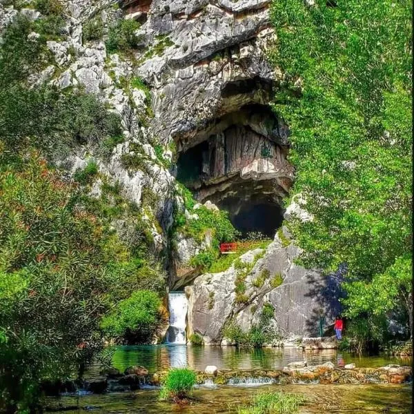 Casa Rural las Rosas de Benaojan，位于贝瑙汉的酒店