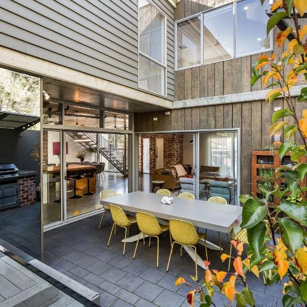 Djurapin - entertain, dine and enjoy the beach - Margaret River Properties，位于邓斯伯勒的酒店