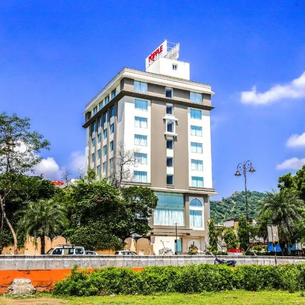 7 Apple Hotel Jal Mahal, Jaipur，位于斋浦尔的酒店