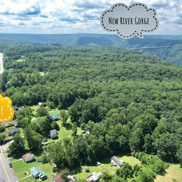 THE GREEN HOUSE - New River Gorge National Park，位于费耶特维尔的酒店