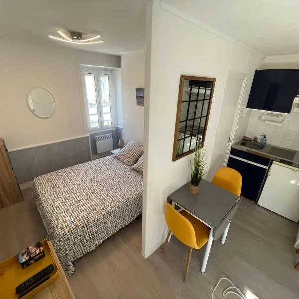 Appt FOURAS Centre Ville 50m de la Mer，位于富拉的酒店