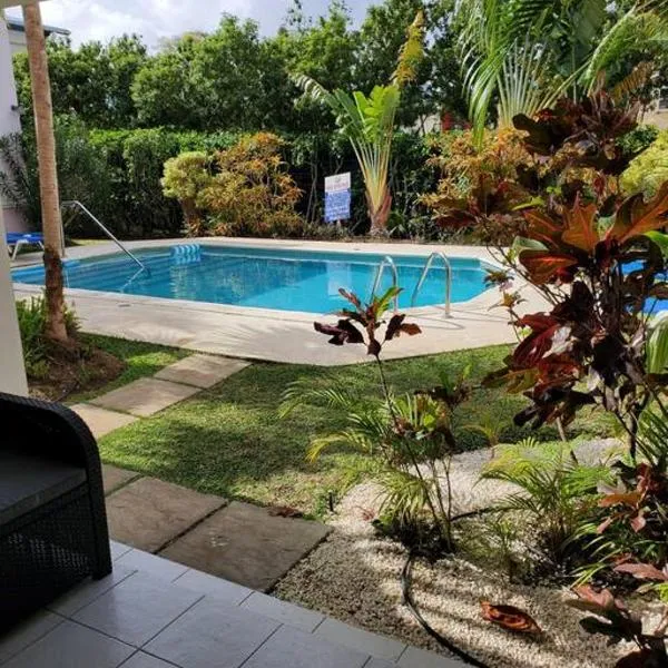 Amaryl The Dream St Lawrence Gap 2BR condo with pool，位于基督教堂市的酒店