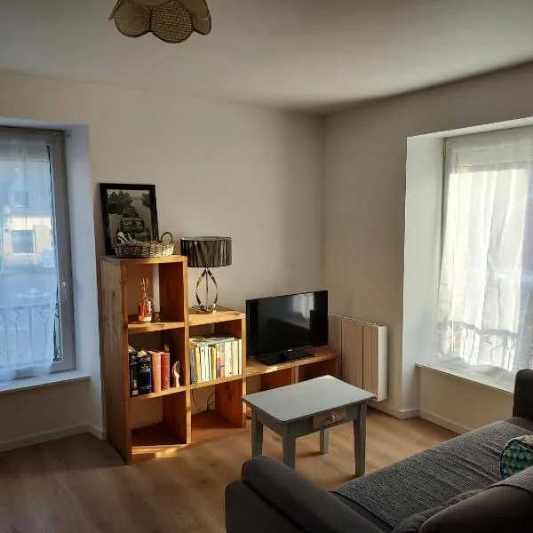 Appartement Duplex très lumineux en centre ville，位于Le Theil-de-Bretagne的酒店