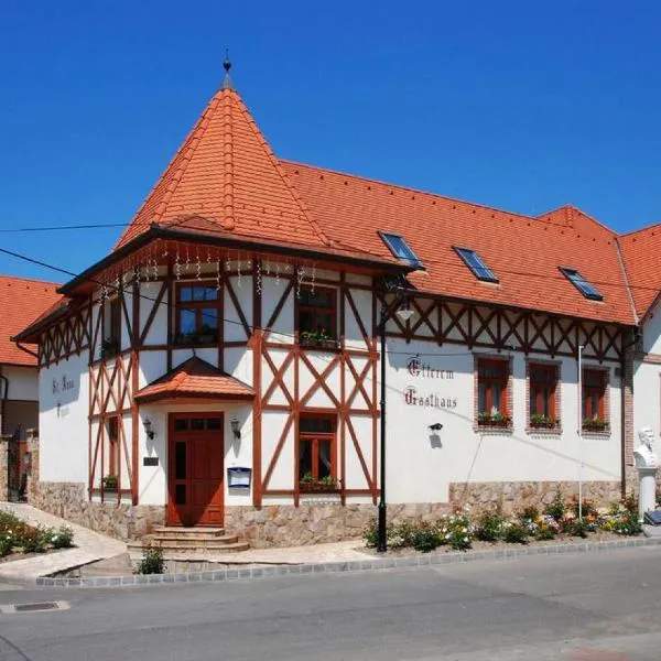 Szent Anna Étterem és Panzió，位于Berkenye的酒店