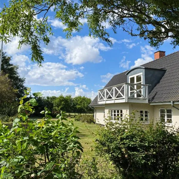 Sunbjerre B&B，位于Løsning的酒店