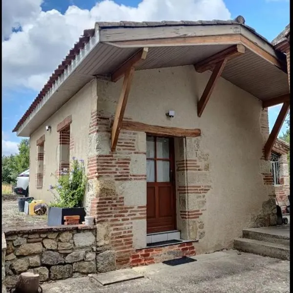 Auvillar: gîte au calme en pleine nature 2/4pers，位于Saint-Loup的酒店