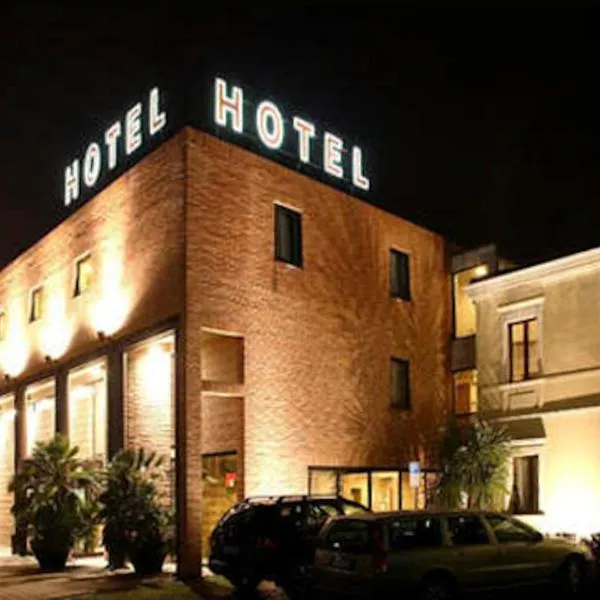 茱莉艾塔玛别墅酒店，位于圣马里亚迪萨拉的酒店