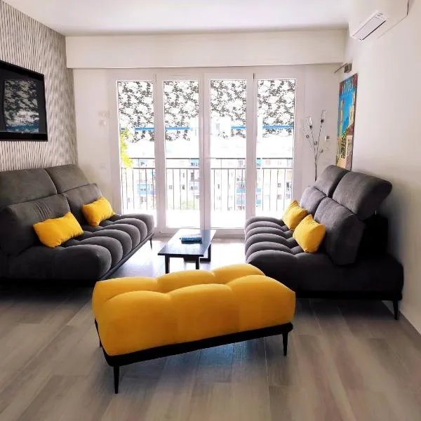 Rooftop condo RAMSES，位于昂蒂布的酒店