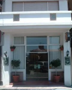 哥斯达阿祖拉酒店，位于贾迪尼-纳克索斯的酒店