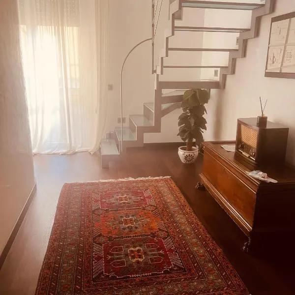 Appartamento incantevole a piacenza，位于皮亚琴察的酒店