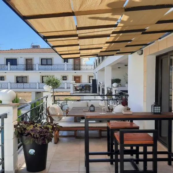 Paramount Gardens Resorts C201，位于拉纳卡的酒店