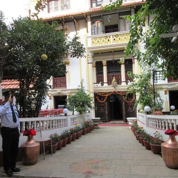 Kathmandu Boutique Hotel，位于Bālāju的酒店