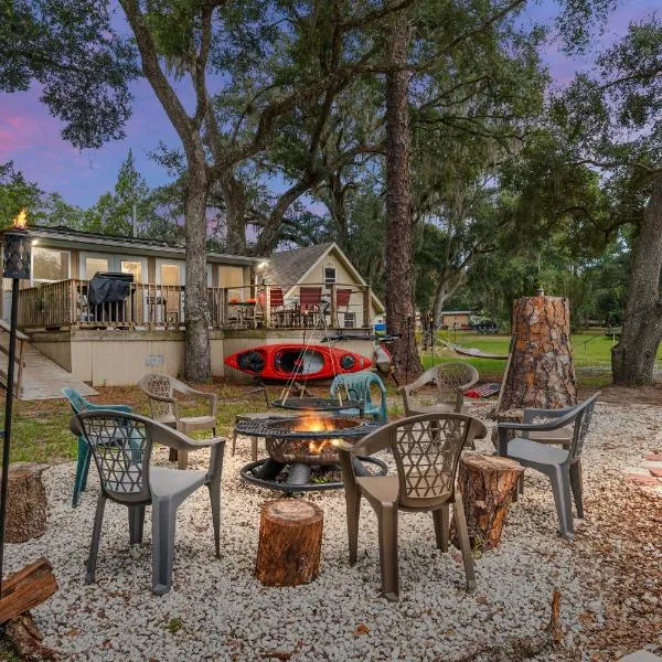 Family Forest Retreat, Paradise at Point Pleasant!，位于Salt Springs的酒店