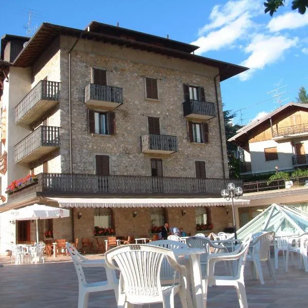 Hotel Carrara，位于Costa di Serina的酒店