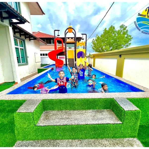 Private Water Park at Cozy House HS Sweet Homestay，位于Cukai的酒店