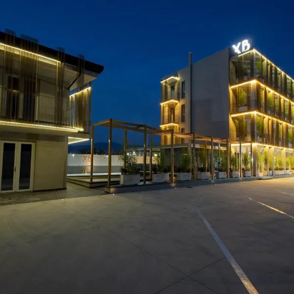 Hotel XBusiness，位于Camposano的酒店