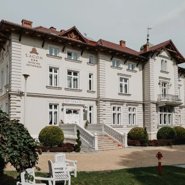 帕拉克拉肯酒店，位于拉茨瓦维采的酒店