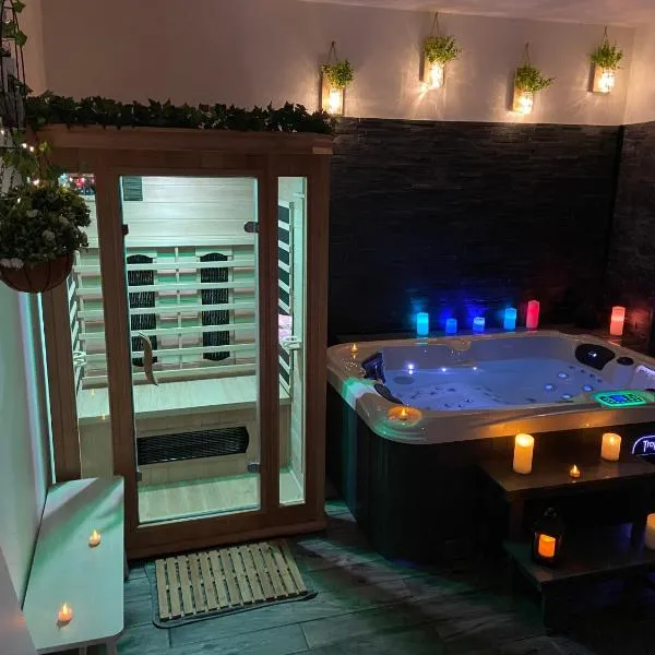 le tricosy jacuzzi et sauna privatif，位于Royaucourt的酒店