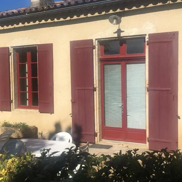 Maison de campagne，位于Rions的酒店