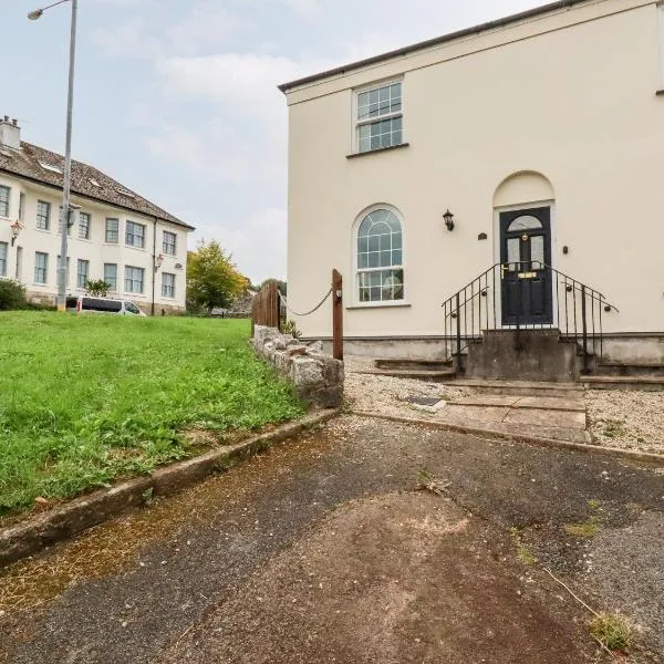 2 Old Talbot Cottages，位于洛斯特威希尔的酒店
