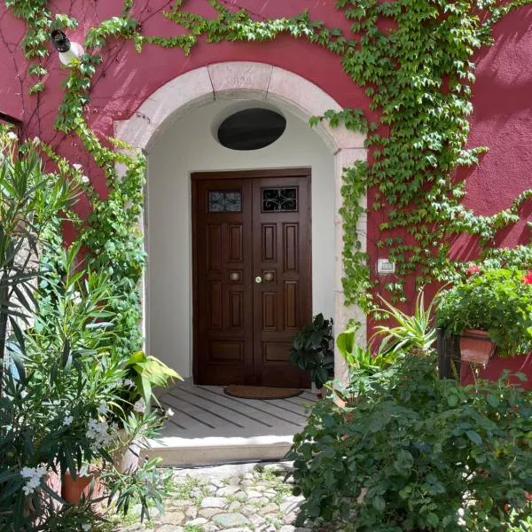 Borgo Vivo，位于卡利特里的酒店