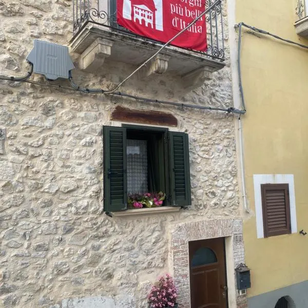 La casetta della nonna，位于卡拉马尼科泰尔梅的酒店