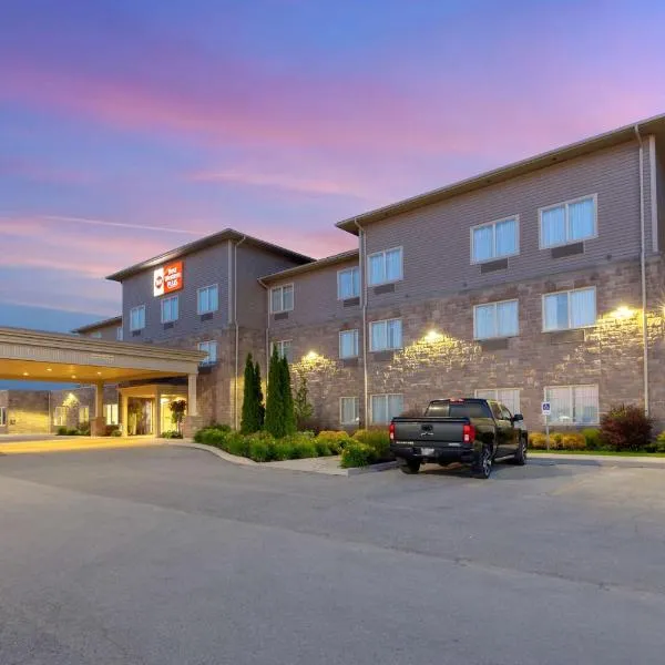 Best Western Plus Walkerton Hotel & Conference Centre，位于Walkerton的酒店