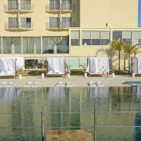 E-Hotel Larnaca Resort & Spa，位于拉纳卡的酒店