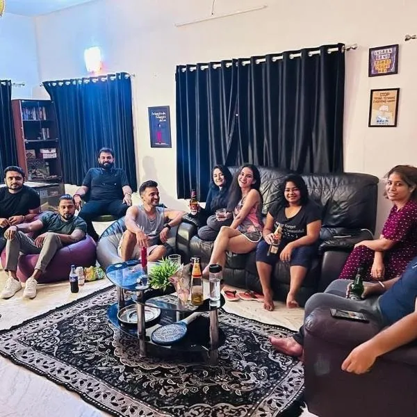 Rostel Backpackers Hostel，位于浦那的酒店
