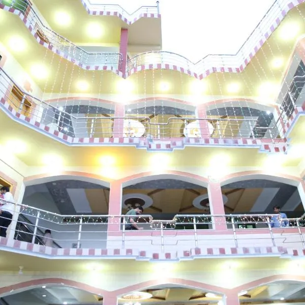 Canari Hotel kashmir view，位于Kālābāgh的酒店