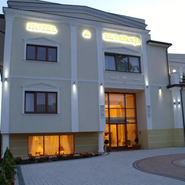 Hotel President，位于Wojcieszków的酒店